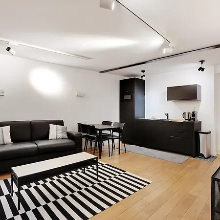 Le Marais - Upper Class *